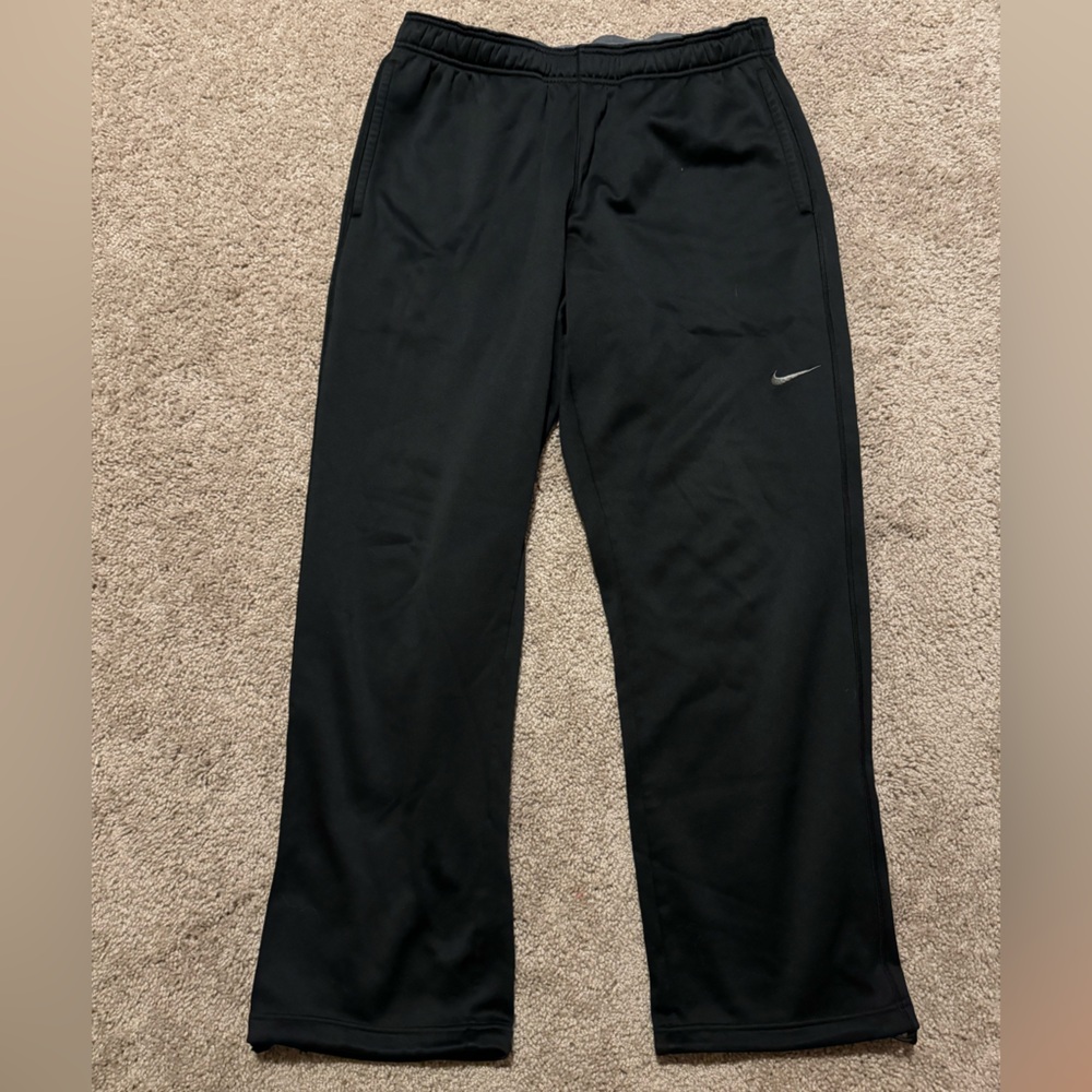Nike Men’s Therma Fit Black Sweatpants - Large